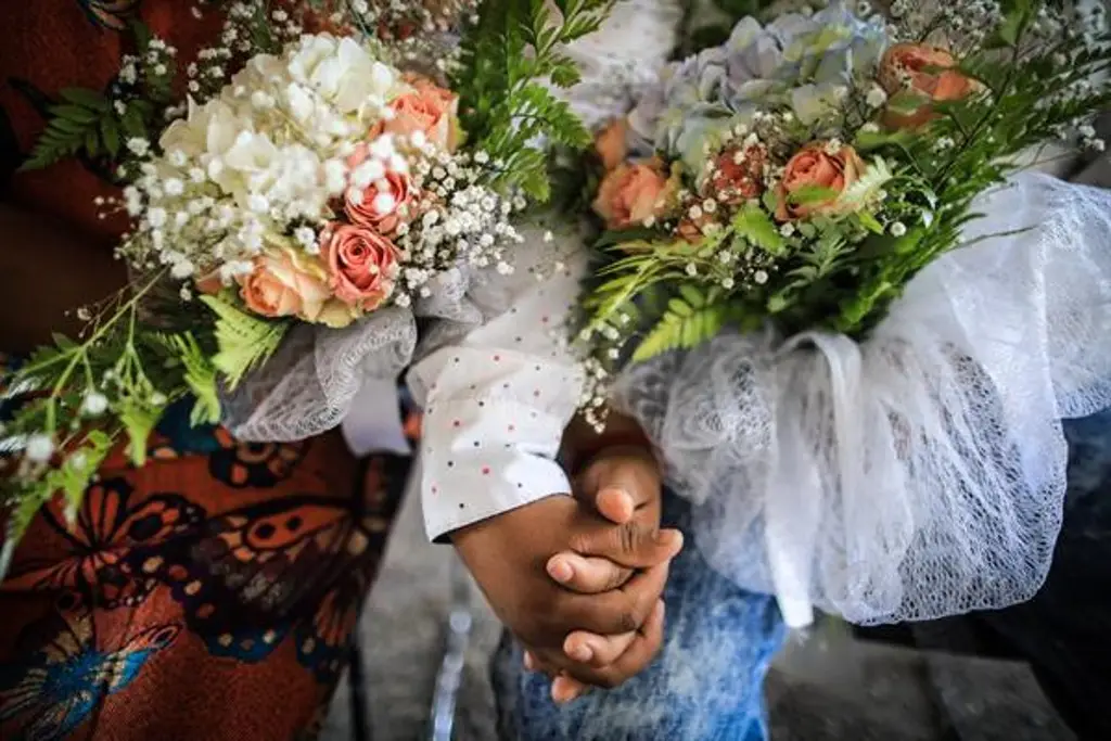 Imagen Celebran las primeras bodas de parejas del mismo sexo en Acapulco, Guerrero