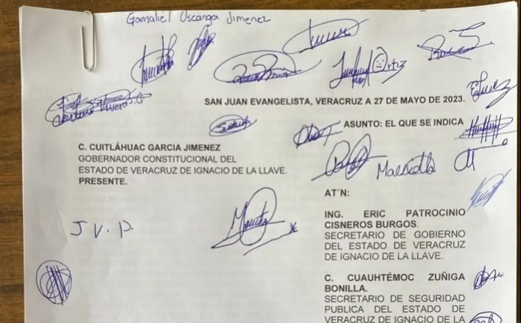 Imagen Tras asesinato de familia piden que vuelva la policía municipal de San Juan Evangelista