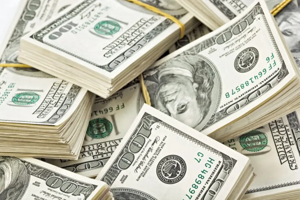 Imagen Peso cae por techo de deuda de EU ¿En cuánto venden el dólar?