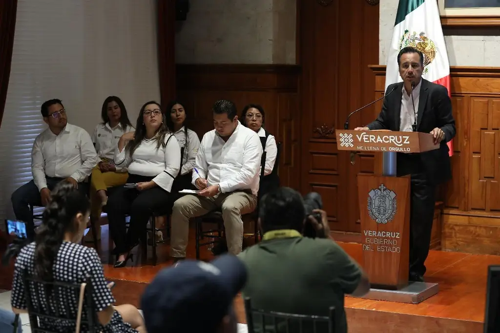 Imagen Cuitláhuac presionará a FGR en denuncia contra jueces 