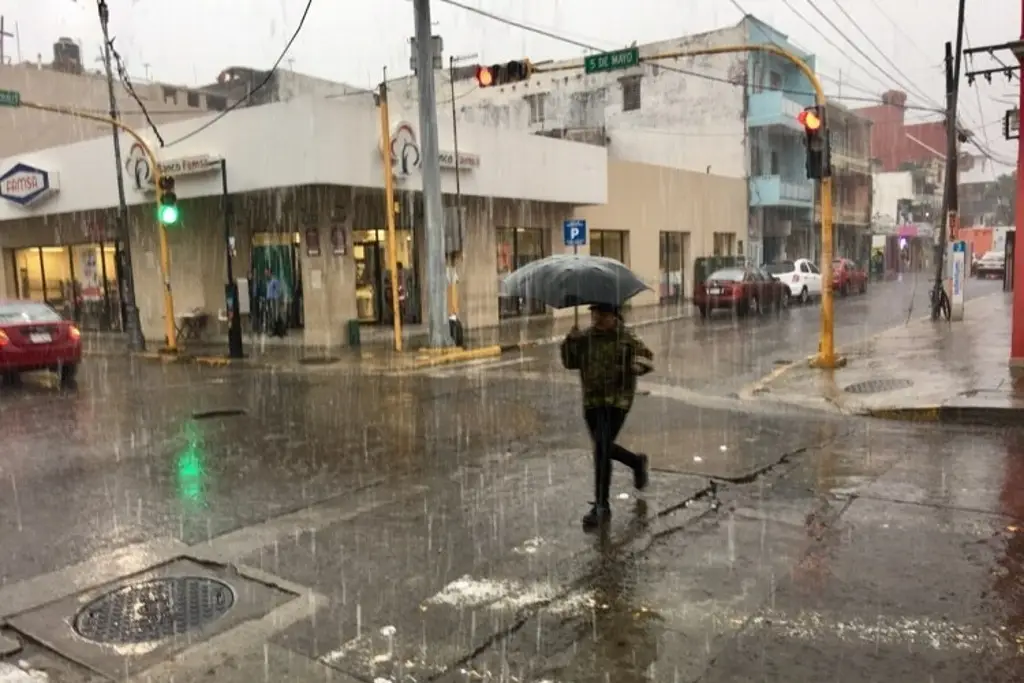 Imagen Por onda tropical y vaguada, prevén aumento en el potencial de lluvias en Veracruz 
