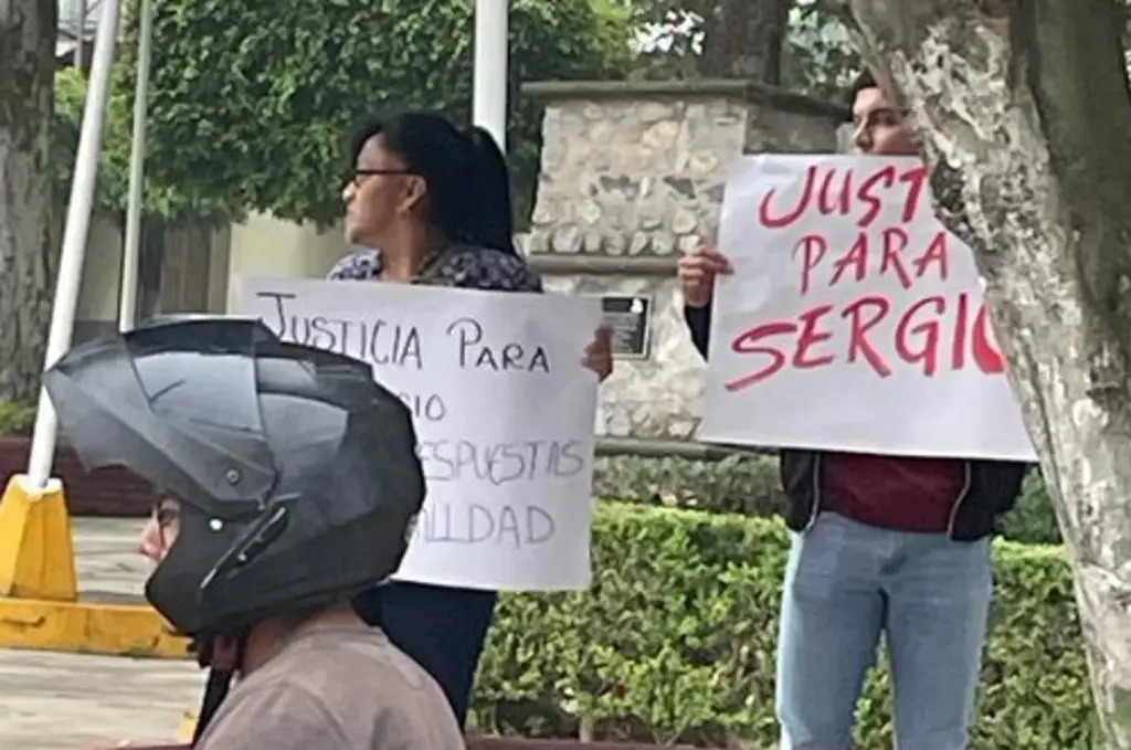 Imagen Exigen justicia por Sergio, joven que murió en trágico accidente en bulevar de Veracruz 