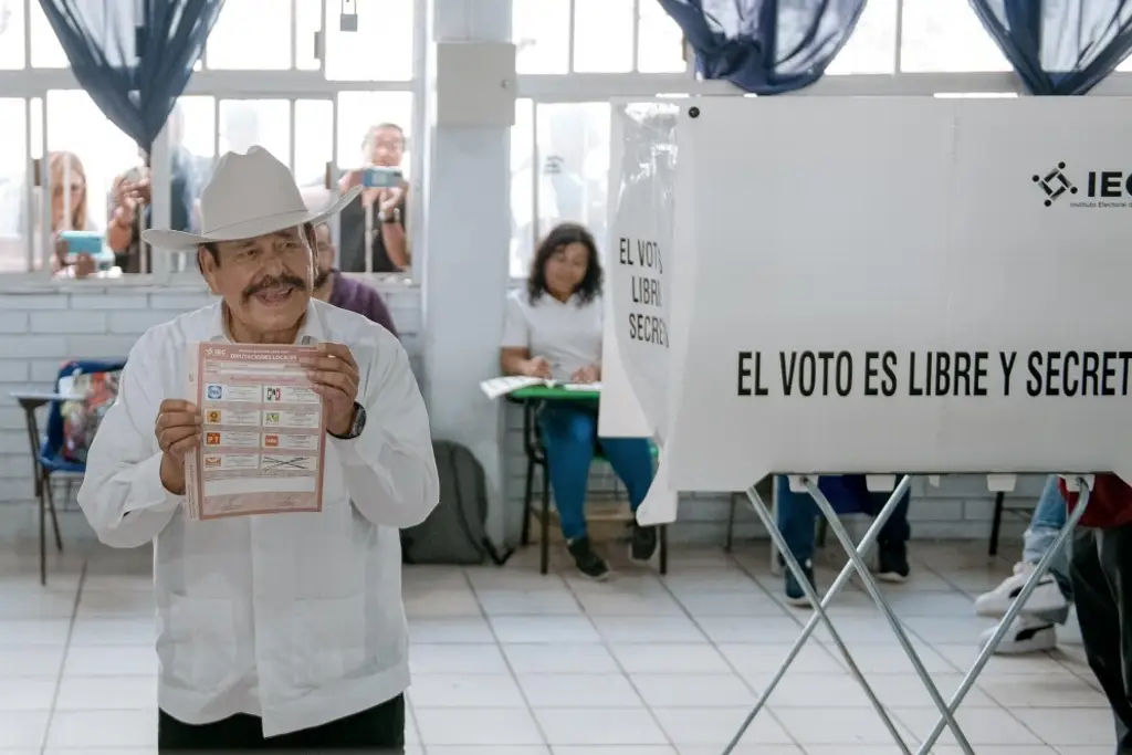 Imagen Guadiana reconoce 'tendencia desfavorable', pero acusó 'elección de Estado'