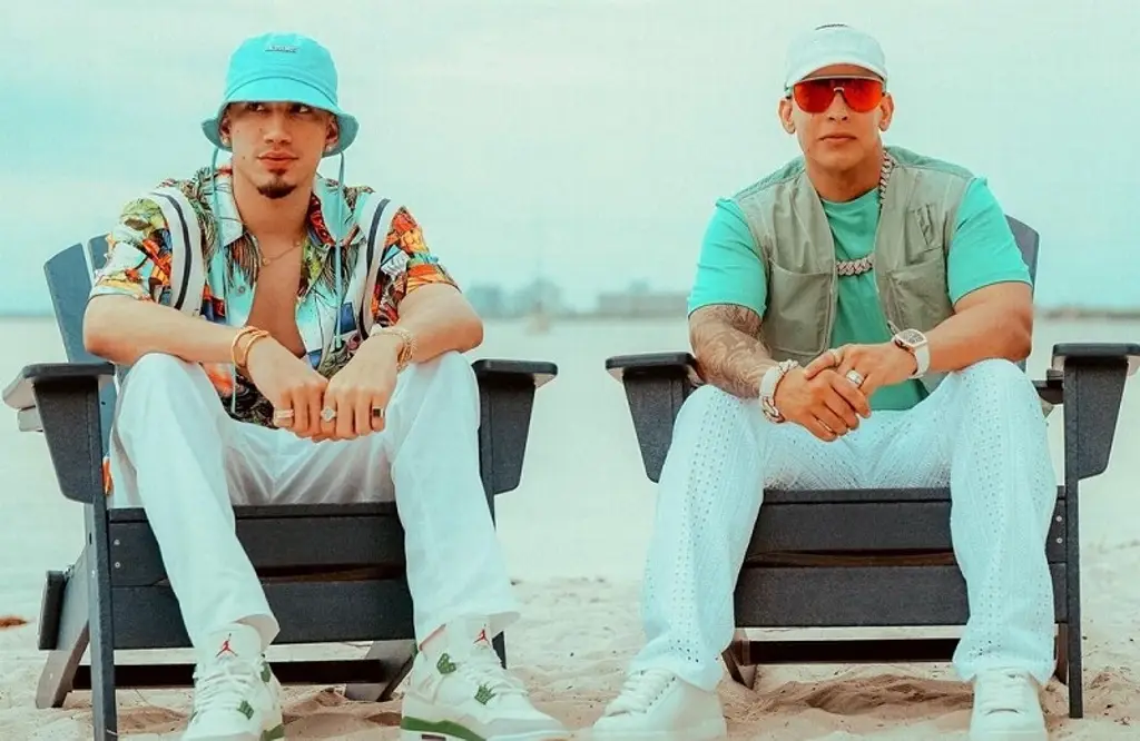 Imagen Daddy Yankee y Omar Courtz lanzan 'Beachy', podría ser el éxito de este verano