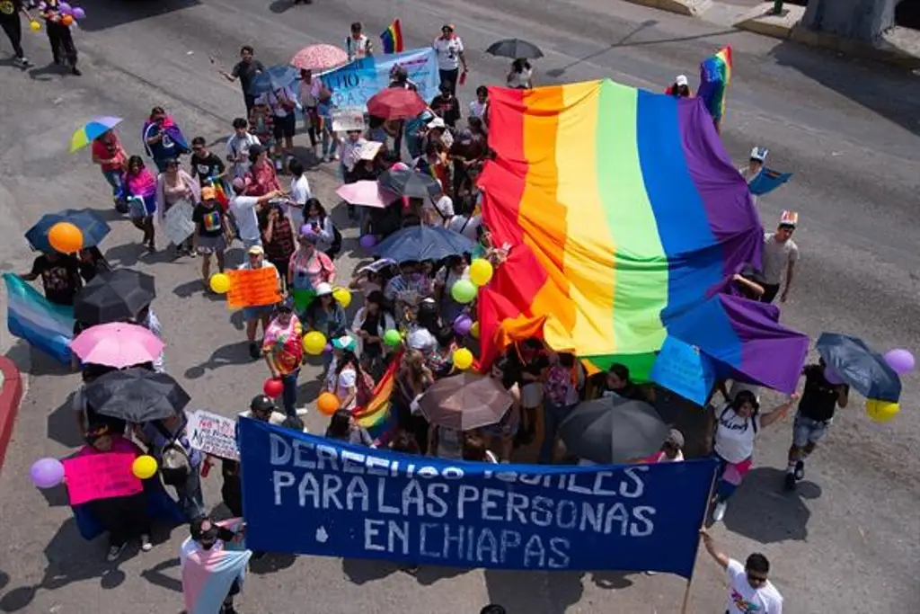 Imagen Marchan a favor de los derechos de la comunidad LGBT en Chiapas