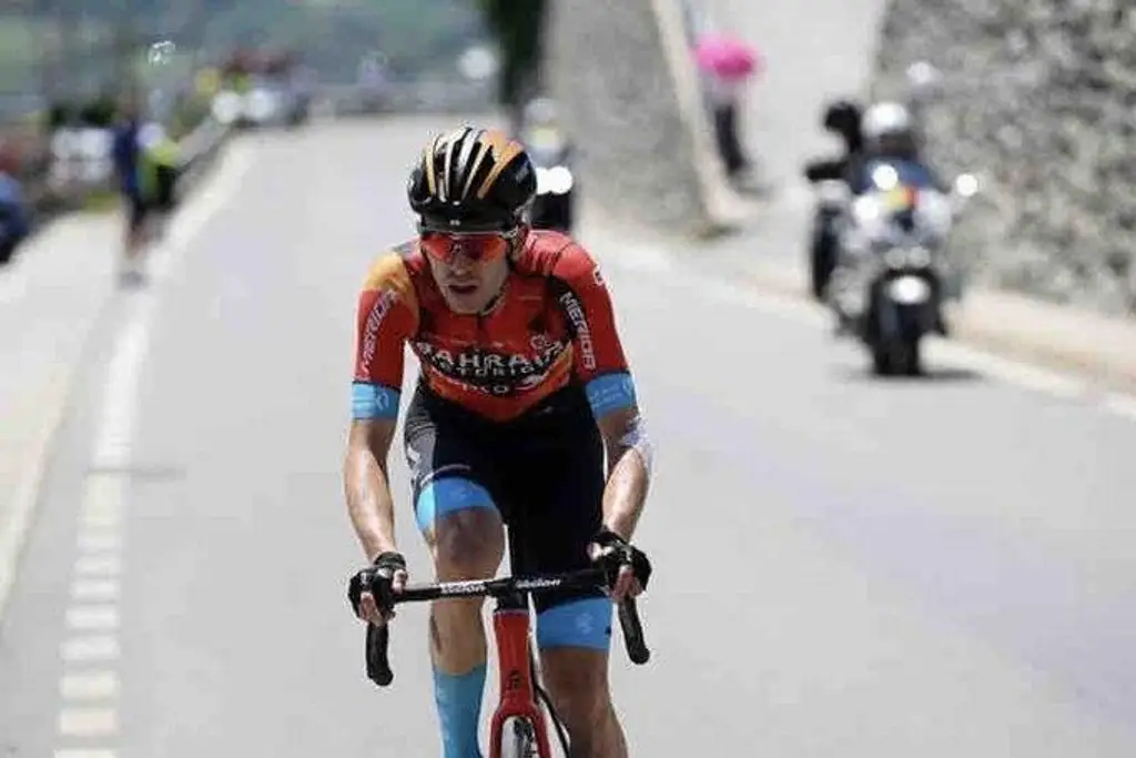Imagen Muere el ciclista Gino Mäder tras caerse en el Tour de Suiza