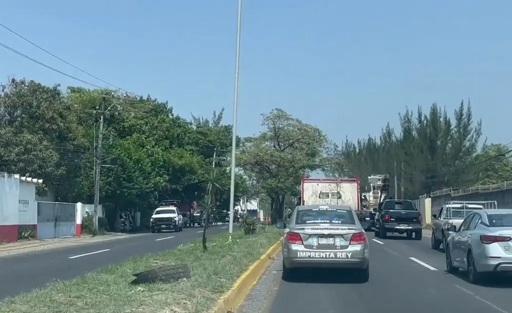 Imagen Reabren carretera Veracruz - Xalapa tras balacera en Las Bajadas; hay tránsito lento