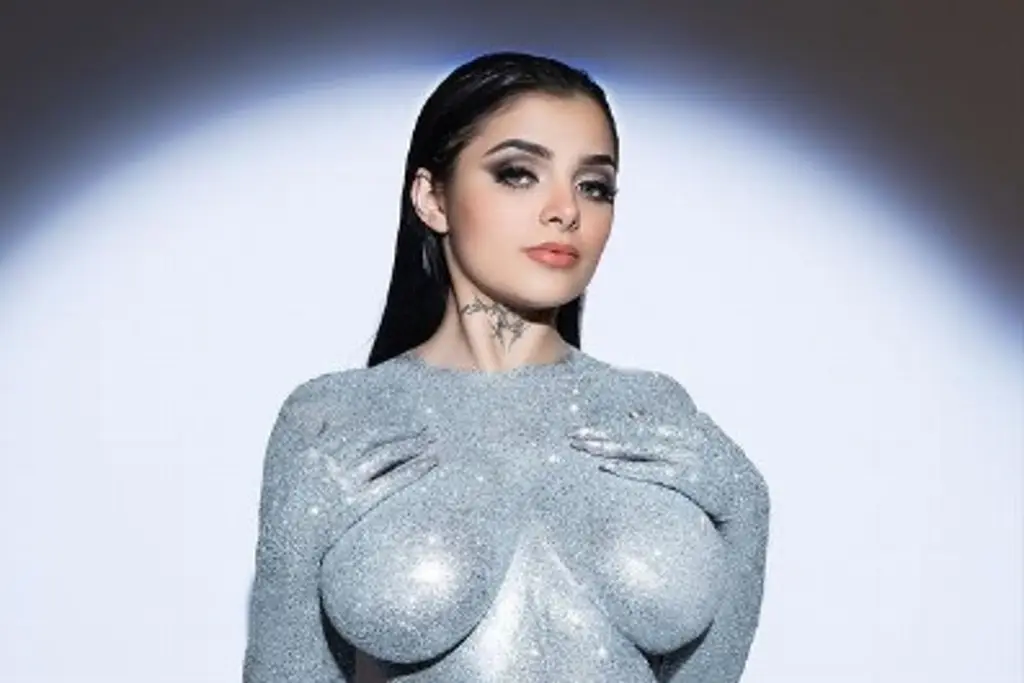 Imagen Karely Ruiz enciende Instagram con estas fotografías