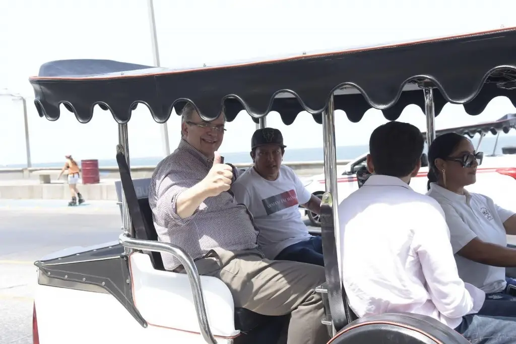 Imagen Hijo de AMLO es “capaz y competente” para ser secretario de la 4T, dice Ebrard