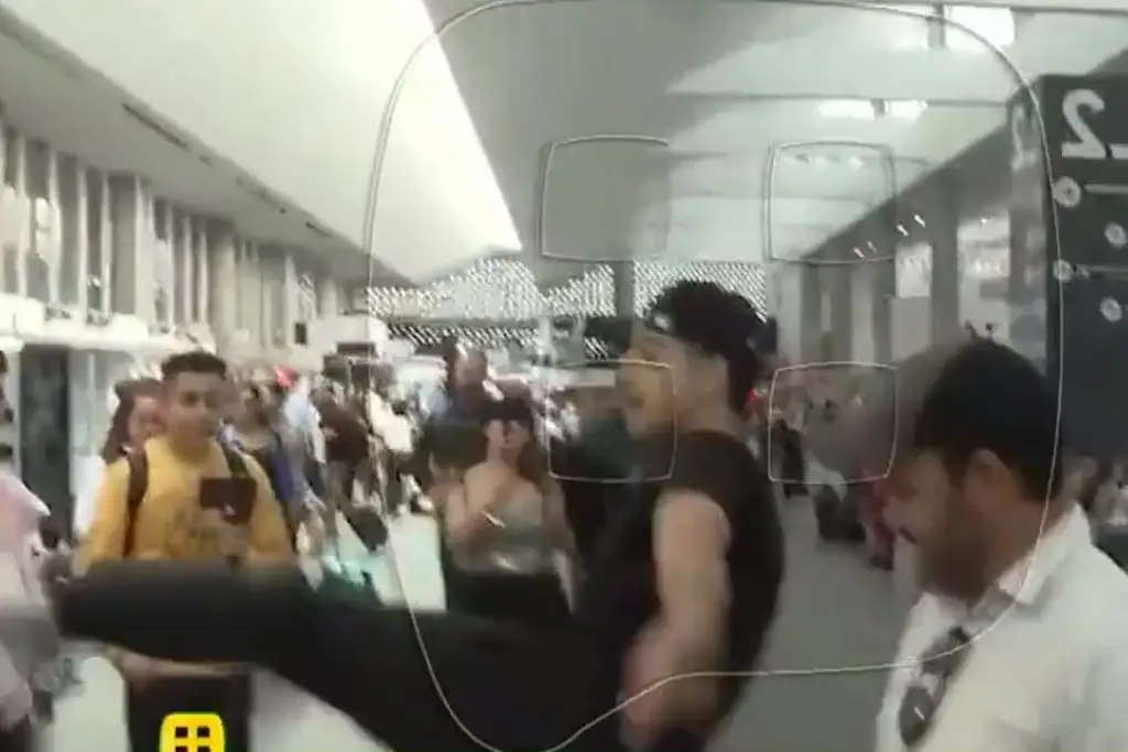 Imagen Pareja de Yeri MUA agrede a patadas a reporteros en el aeropuerto ¡Y lo detienen! (+video)
