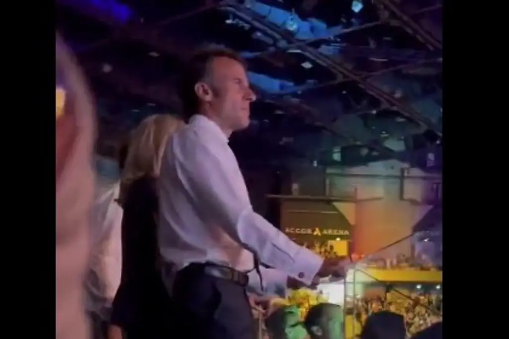 Imagen Macron baila en concierto de Elton John mientras Francia arde en disturbios por muerte de joven (+Video)
