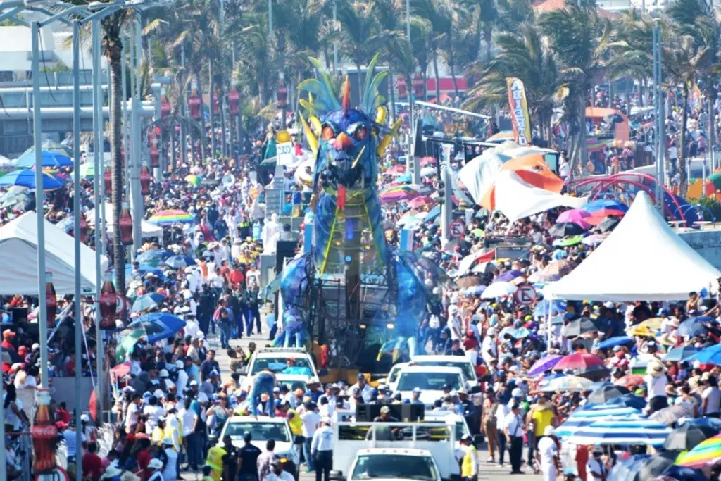 Imagen Este es el orden de carros alegóricos y comparsas en primer desfile de Carnaval de Veracruz