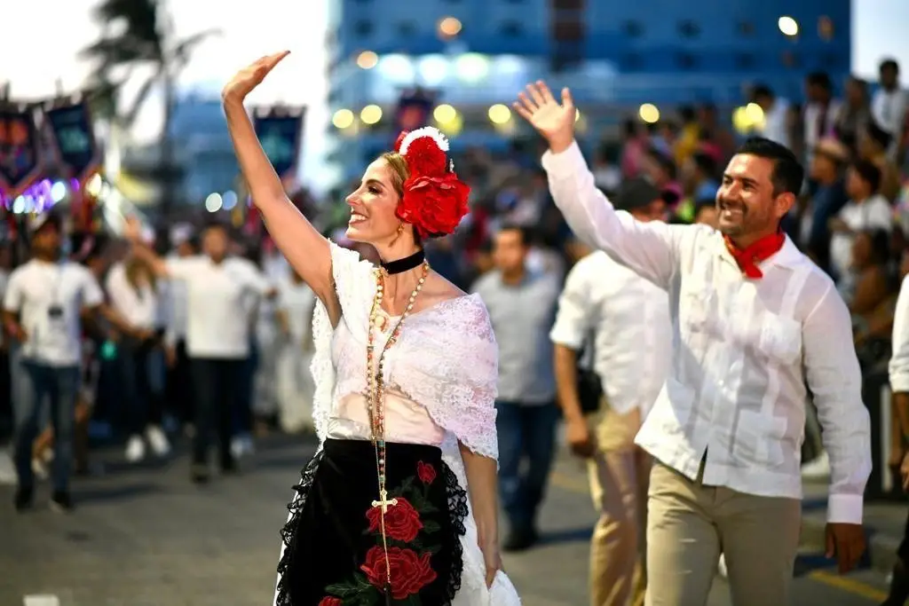 Imagen No ha habido peleas campales en Carnaval de Veracruz; solo un pleito de señoras: Alcaldesa