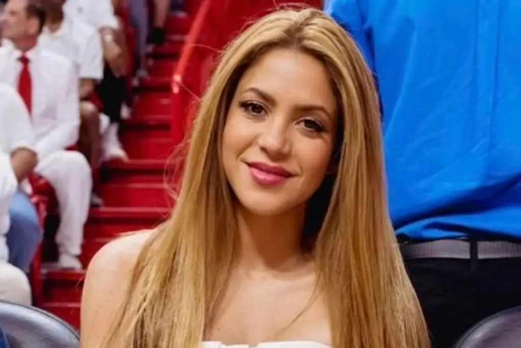 Imagen Shakira sufre accidente practicando surf; terminó con moretones y un golpe en la cabeza