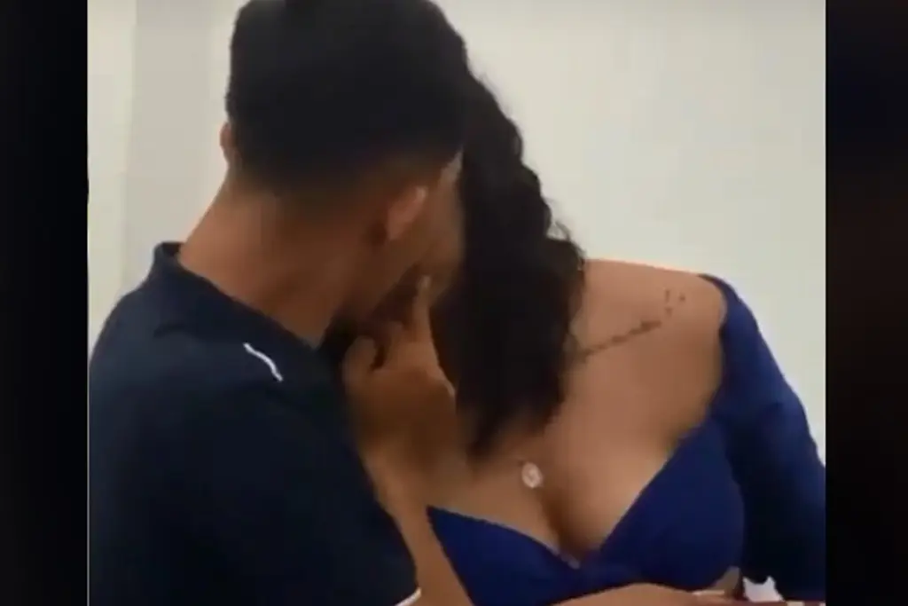 Imagen Joven vomita sobre su novia en pleno beso apasionado (+Video)