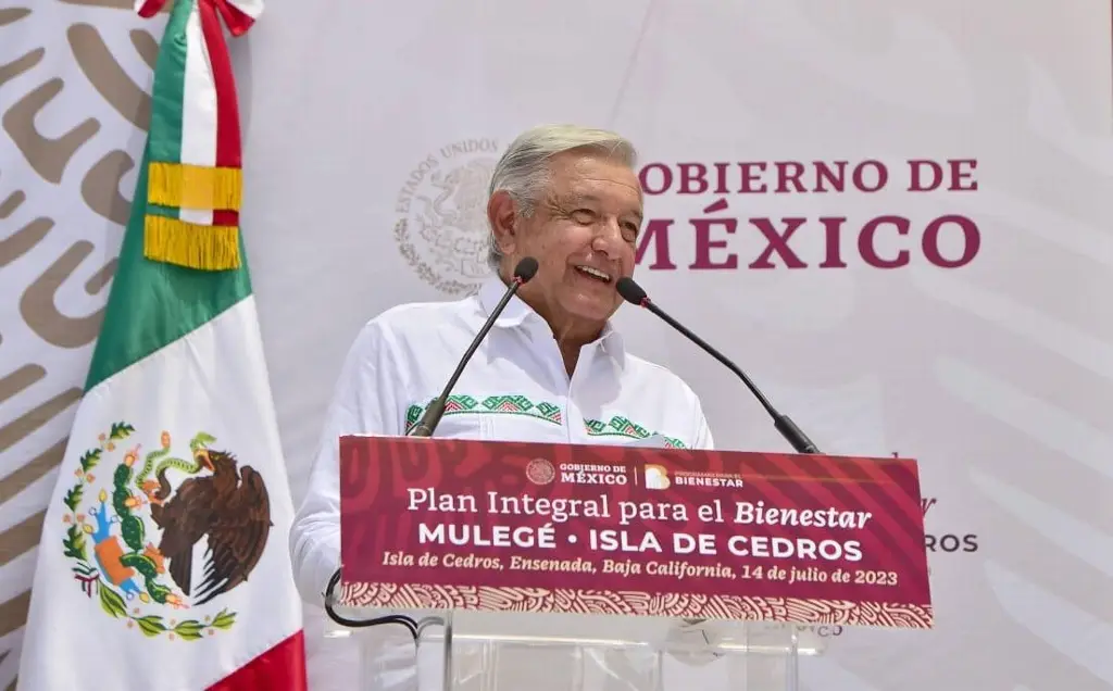 Imagen Pese a orden del INE de evitar tema electoral, AMLO garantiza que en 2024 seguirá la “transformación”
