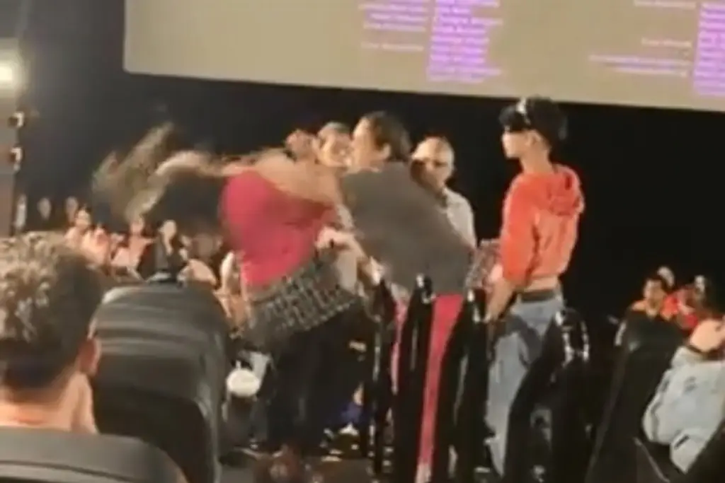 Imagen Mujeres protagonizan pelea en función de 'Barbie' (+Video)