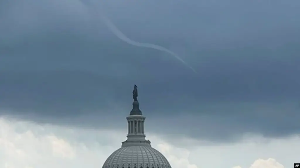 Imagen Captan extraña nube sobre el Capitolio en Washington