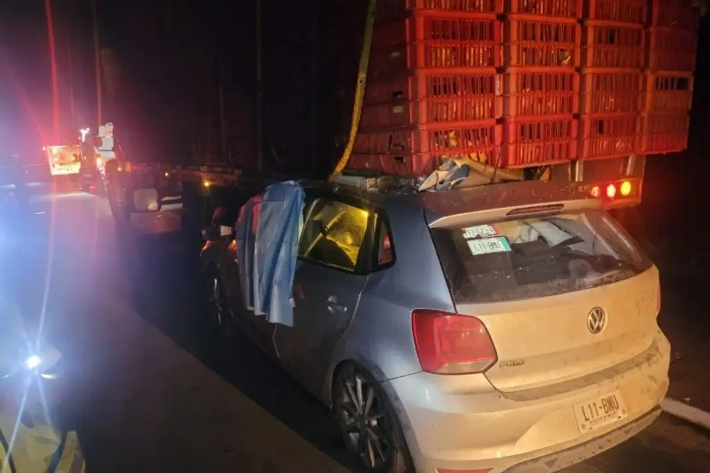 Imagen Mueren dos en accidente en la autopista Córdoba-Veracruz, a la altura de Cuitláhuac