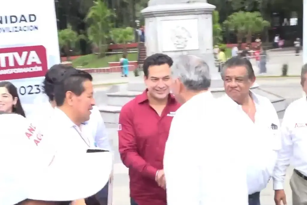 Imagen Empresario fallecido por desplome de avioneta estuvo con Adán Agusto López en Veracruz