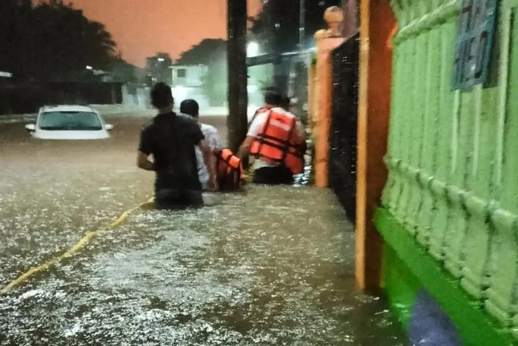 Imagen Lluvias dejan afectaciones en 15 colonias de Minatitlán, Veracruz 