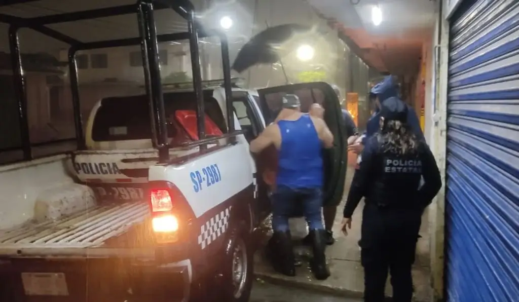 Imagen Activan refugios temporales por inundaciones en Minatitlán
