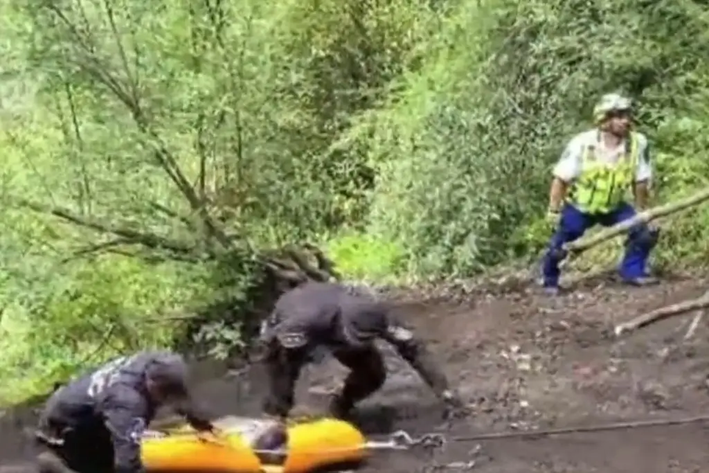 Imagen Cae niño de 8 años a cráter de volcán