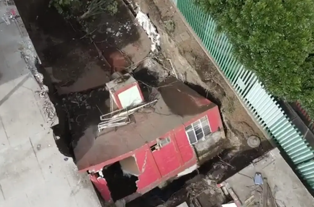 Imagen Socavón se 'traga' gimnasio de box en la Gustavo A. Madero (+Video) 