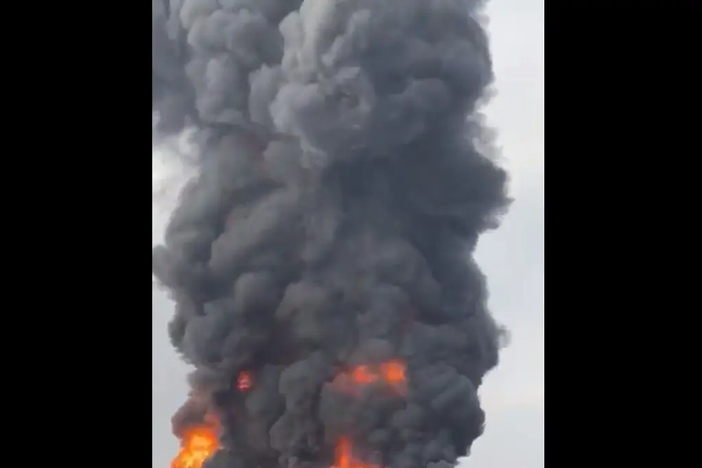 Imagen Fuerte incendio consume fábrica de químicos en Chicoloapan (+Video)