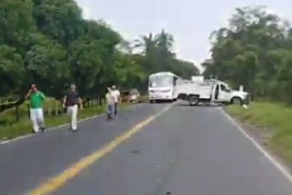 Imagen  Muere motociclista en trágico accidente en carretera de Veracruz 