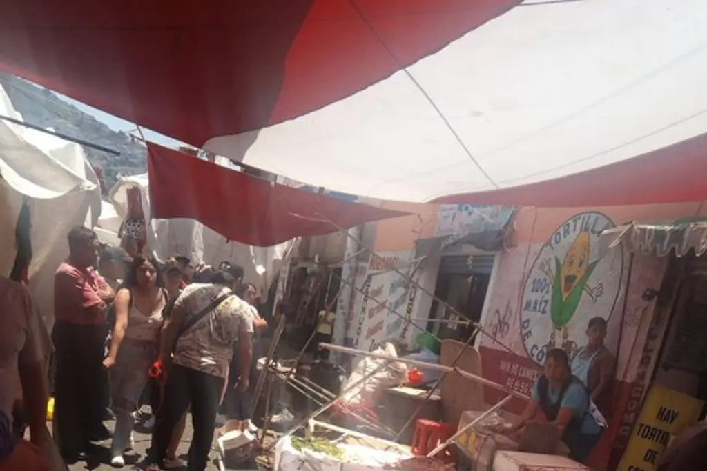 Imagen Menor pierde el control y arrolla a 5 personas en tianguis (+Video)