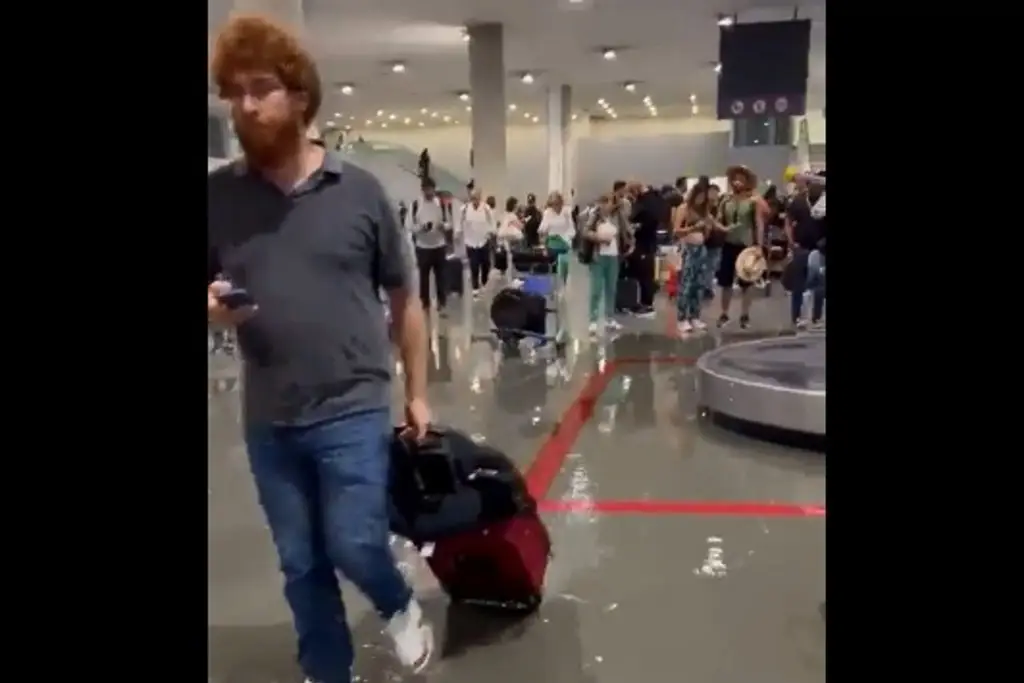 Imagen Lluvias ‘inundan’ aeropuerto de CDMX (+Video)