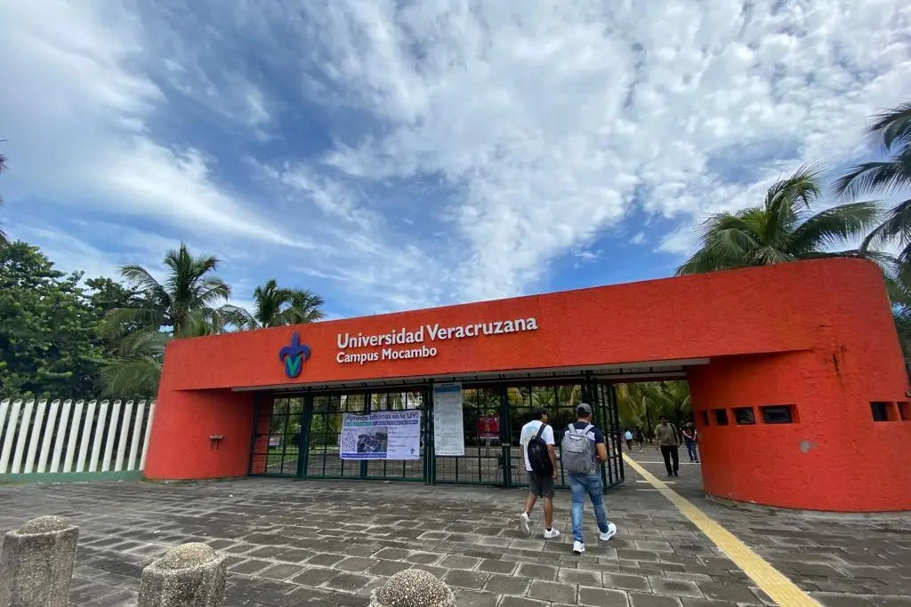Imagen Despues del corrimiento quedaron 356 vacantes para ingresar a la UV en región Veracruz