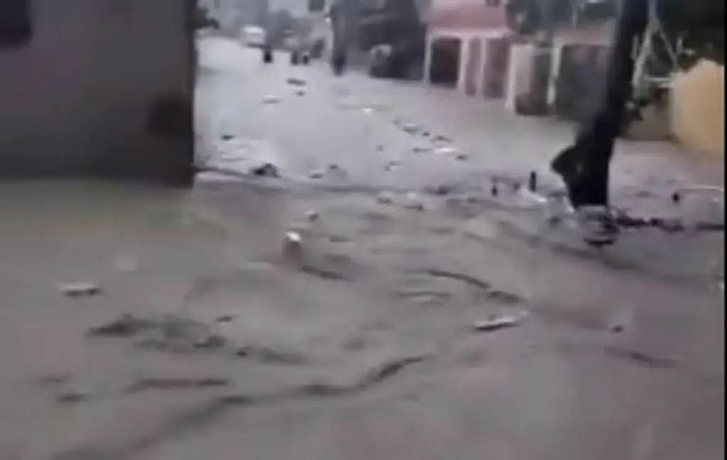 Imagen Franklin toca tierra en el sur de República Dominicana con lluvias torrenciales