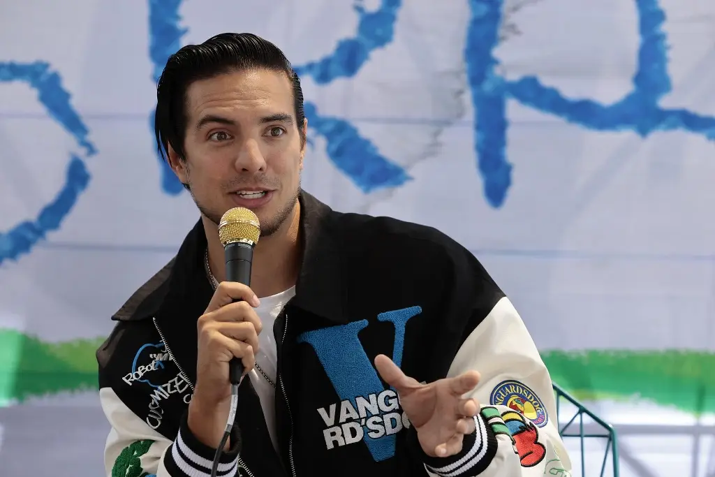 Imagen Vadhir Derbez relata en canción 