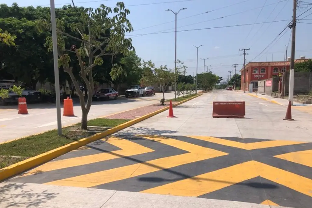 Imagen Inauguran pavimentación de avenida Río Medio en Veracruz