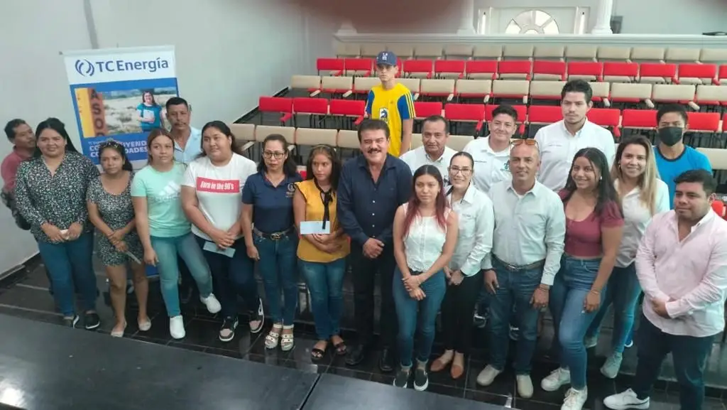 Imagen Reciben becas de TC Energía 60 estudiantes de diferentes municipios de Veracruz