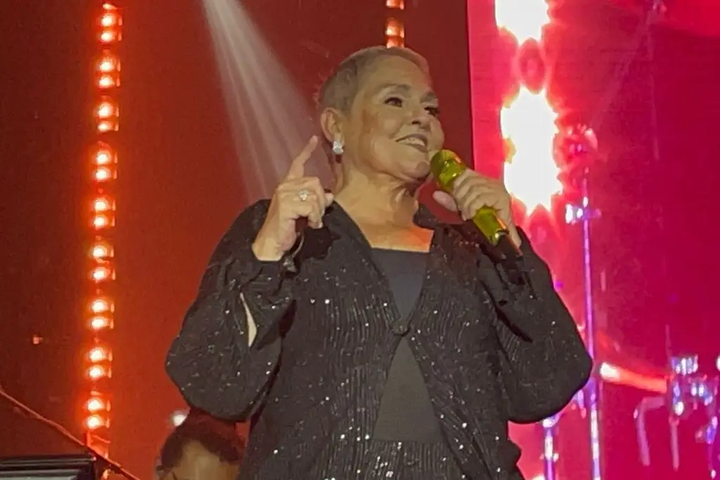 Imagen Lupita D’ Alessio se despidió de Xalapa con tremendo concierto (+fotos/videos)