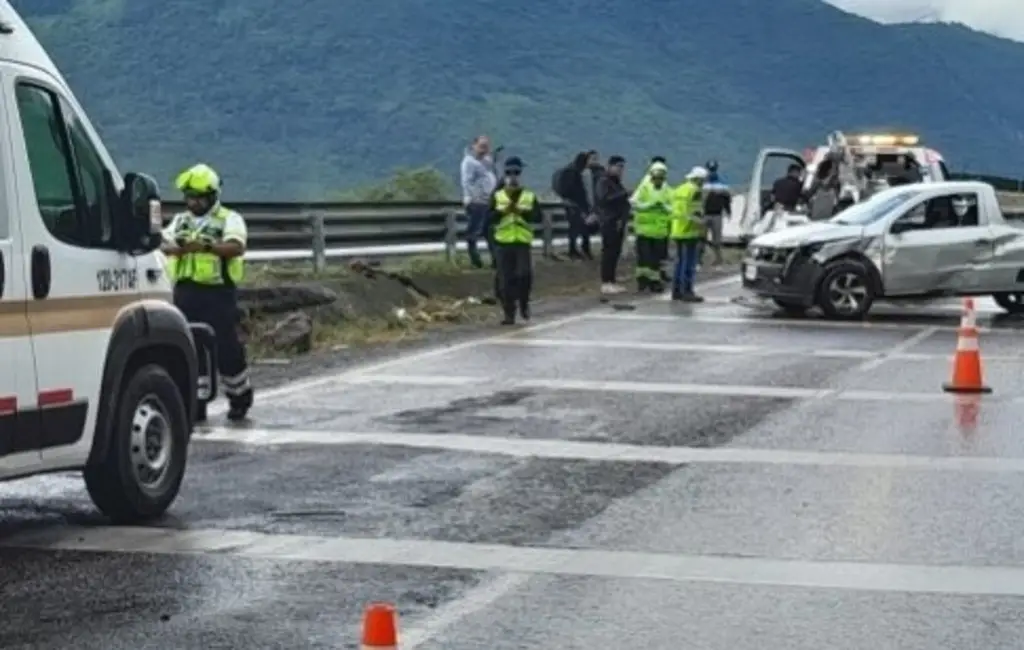 Imagen Menor de edad muere en trágico accidente en autopista de Veracruz 