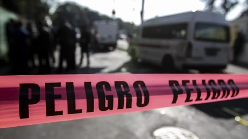 Imagen Niño de 13 años muere tras caer del tercer piso de su escuela 