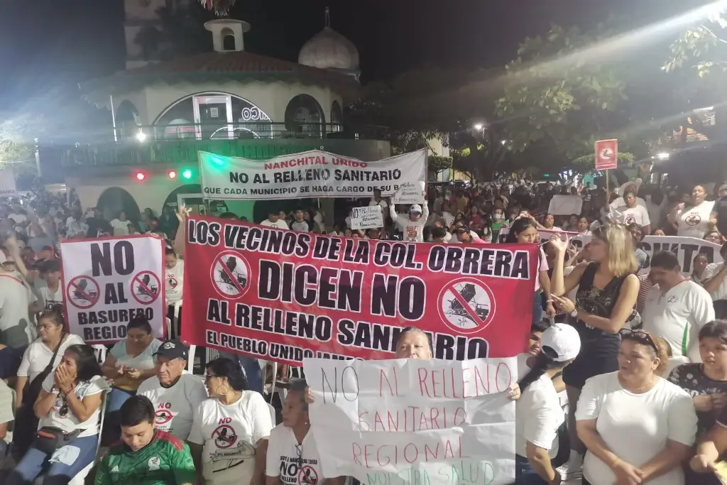 Imagen Pobladores de Nanchital, Veracruz, bloquearon Grito de Independencia
