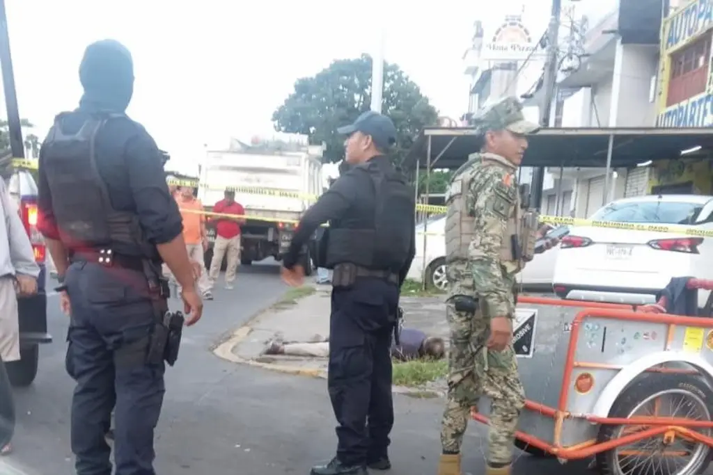 Imagen Trabajador de limpia pública fallece atropellado por camión de pasaje en Veracruz (Video)