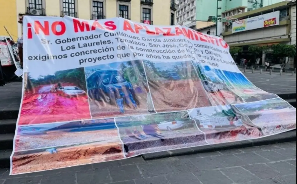 Imagen Docentes exigen a SIOP reparar vías de comunicación en Xico