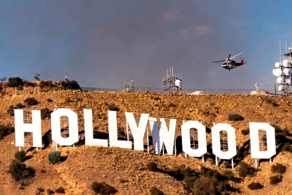 Imagen Guionistas de Hollywood logran acuerdo que podría finalizar huelga
