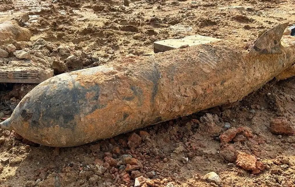 Imagen Evacúan a más de 4 mil personas para detonar bomba de la II Guerra Mundial en Singapur