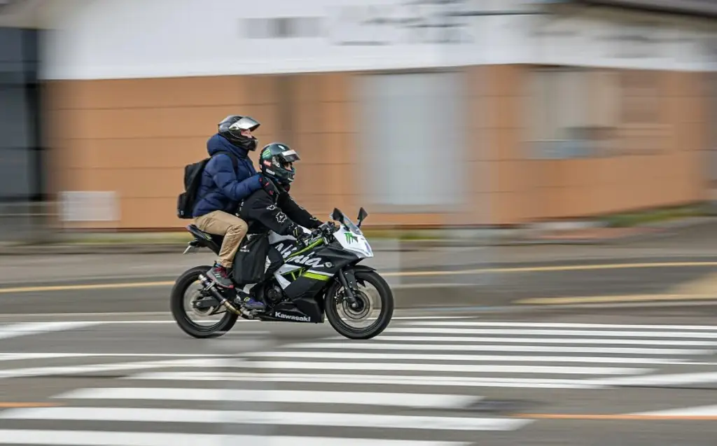 Imagen Piden prohibir traslado de niños en motos en Veracruz y Boca