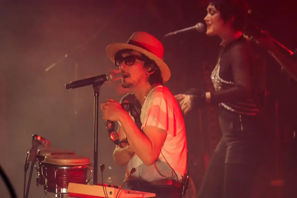 Imagen León Larregui da concierto emotivo, íntimo y lleno de magia en Veracruz (+fotos)
