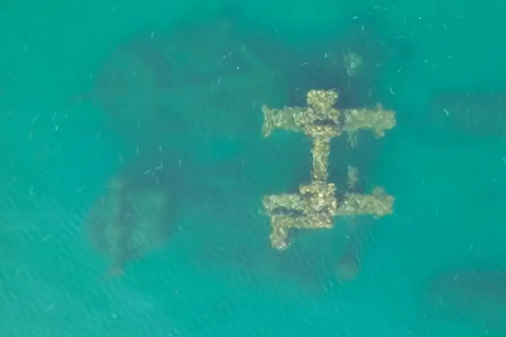 Imagen Descubren antigua embarcación sumergida en aguas de Coatzacoalcos, Veracruz