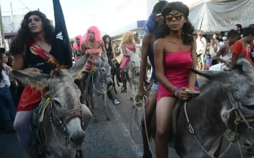 Imagen Invitan a los eventos 'Encierro de burros' y la cabalgata en Alvarado, Veracruz 