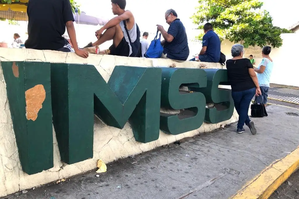 Imagen También se quejan por fallas en sistema para entregar medicinas en el IMSS de Veracruz
